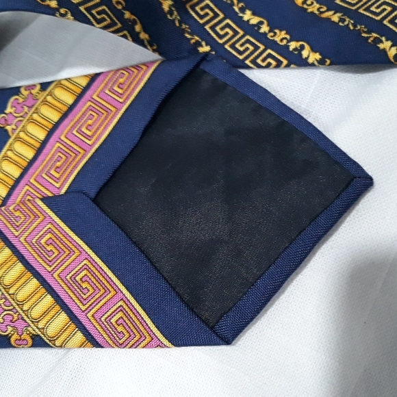 Istante Italian made silk pink and blue tie. 59 inches long. 4 inches wide - Picture 6 of 7